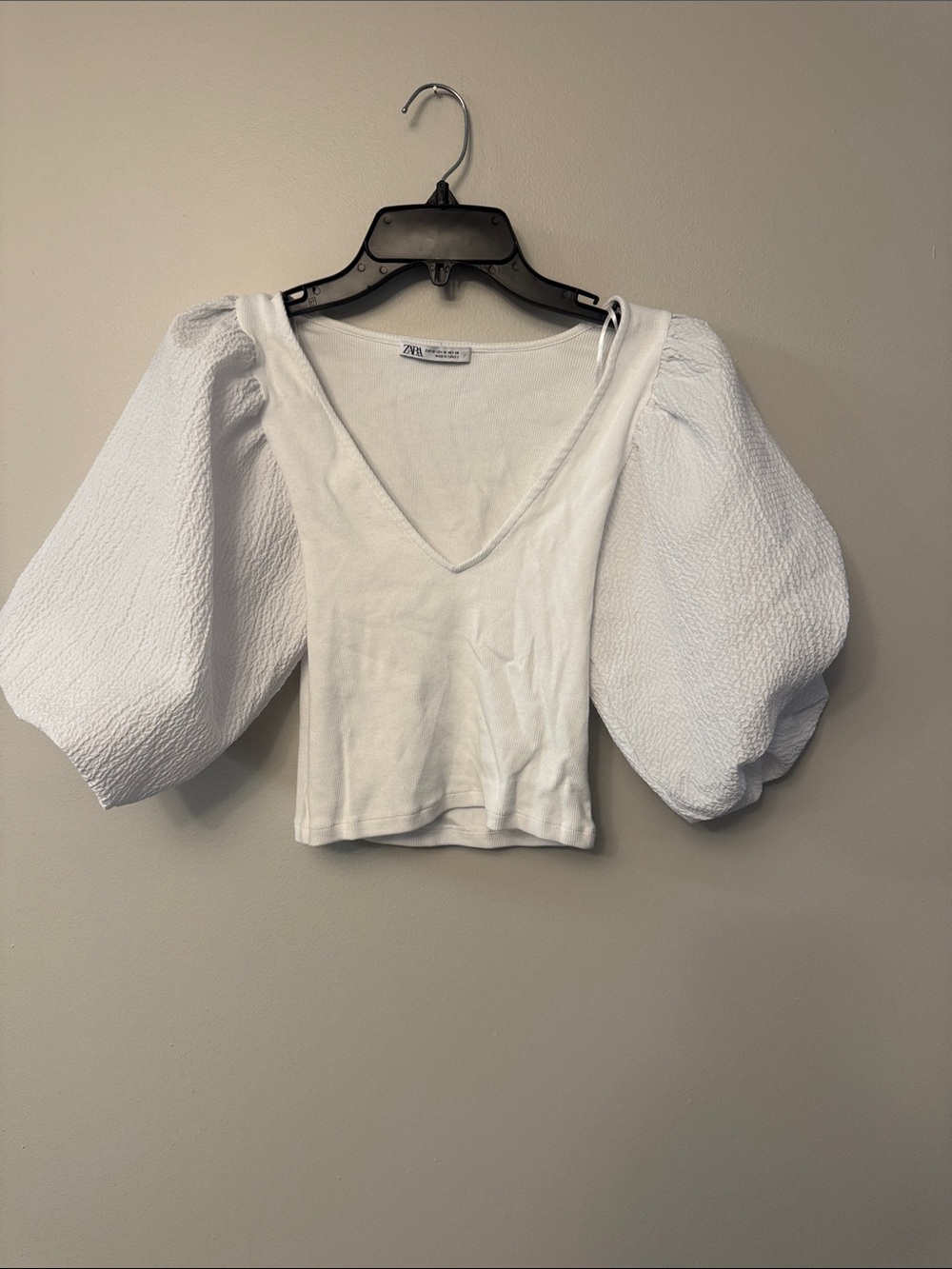 Zara White V-Neck Puff Sleeve Crop Top